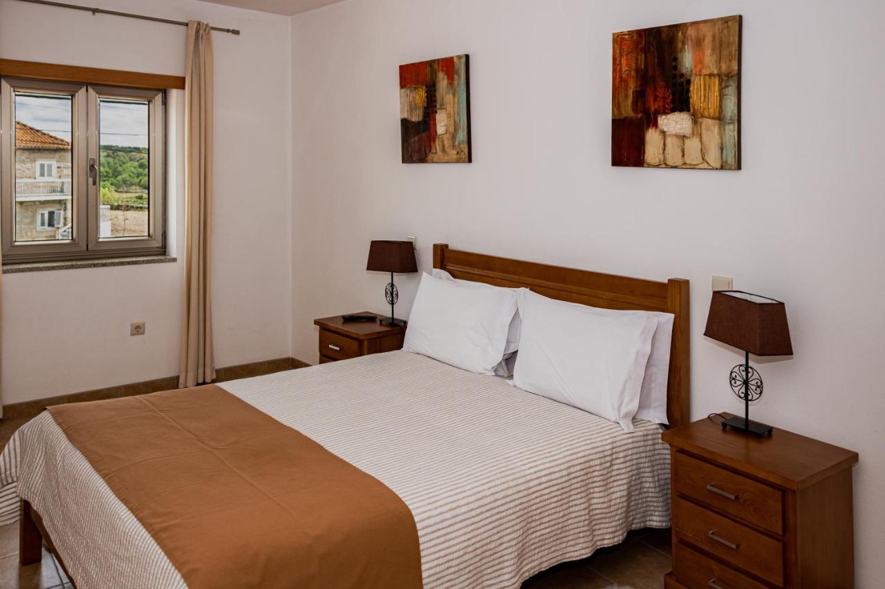 Casas Campo Cimo Da Quinta Hotell Miranda do Douro Exteriör bild