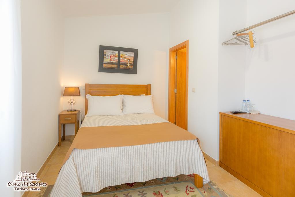 Casas Campo Cimo Da Quinta Hotell Miranda do Douro Rum bild